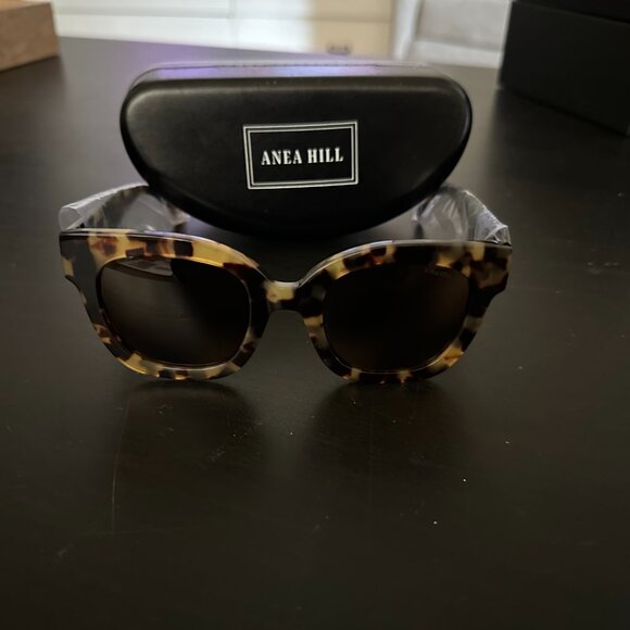 Anea Hill Lonestar Sunglasses NWT main image 6
